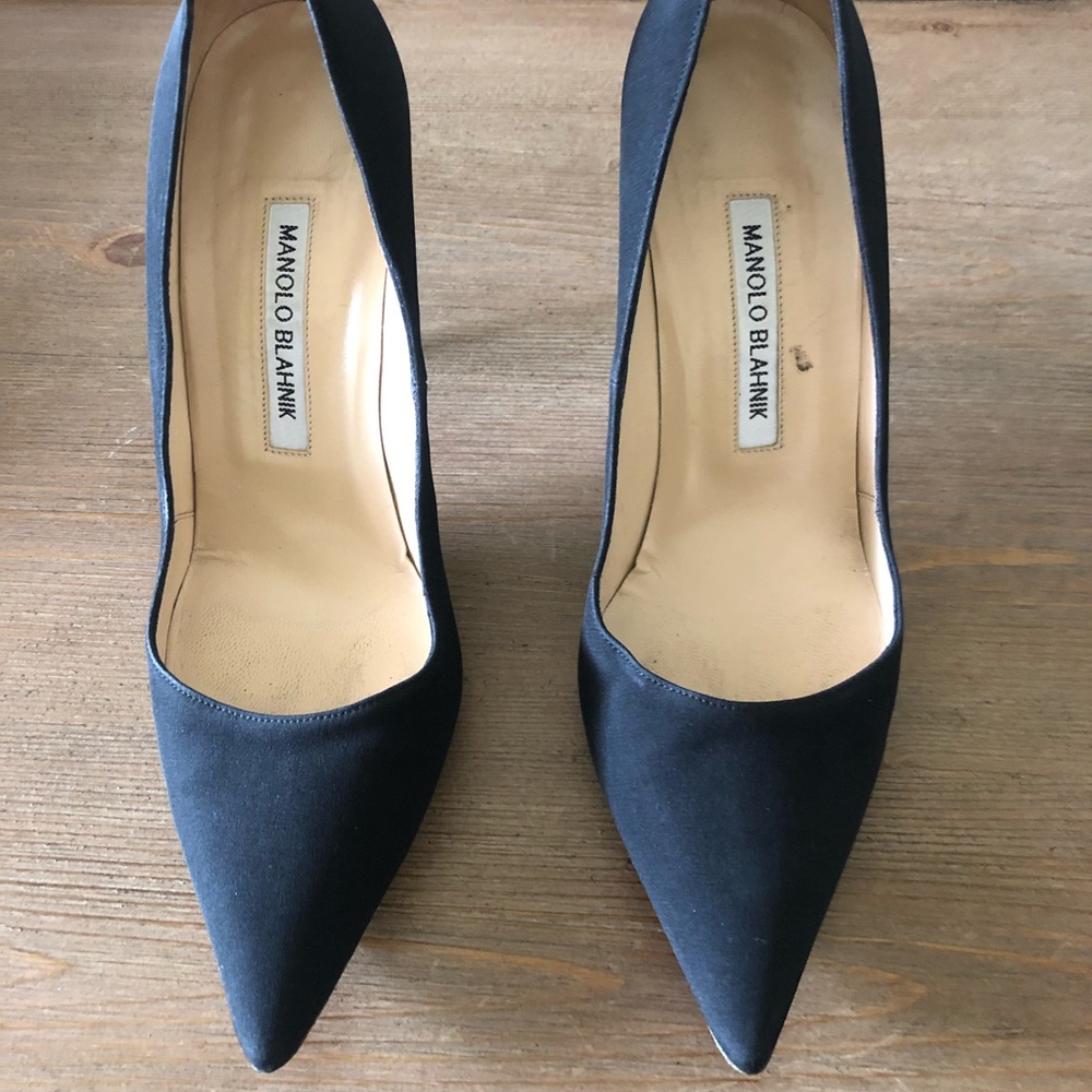 Manolo Blahnik black pumps